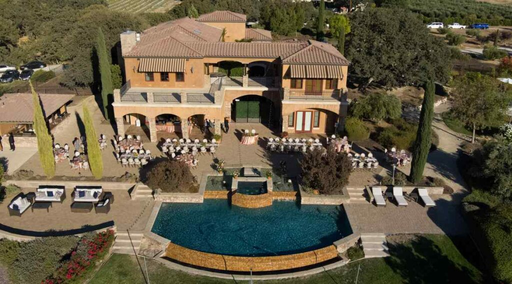 Mira Vista Estate photo 3